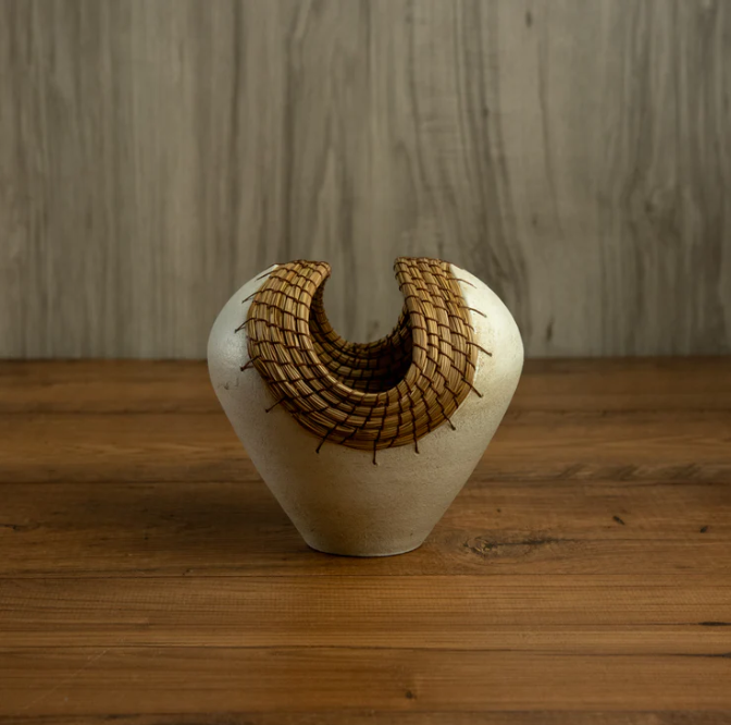 Hannie Goldgewicht - Small Heart Vessel in Cream