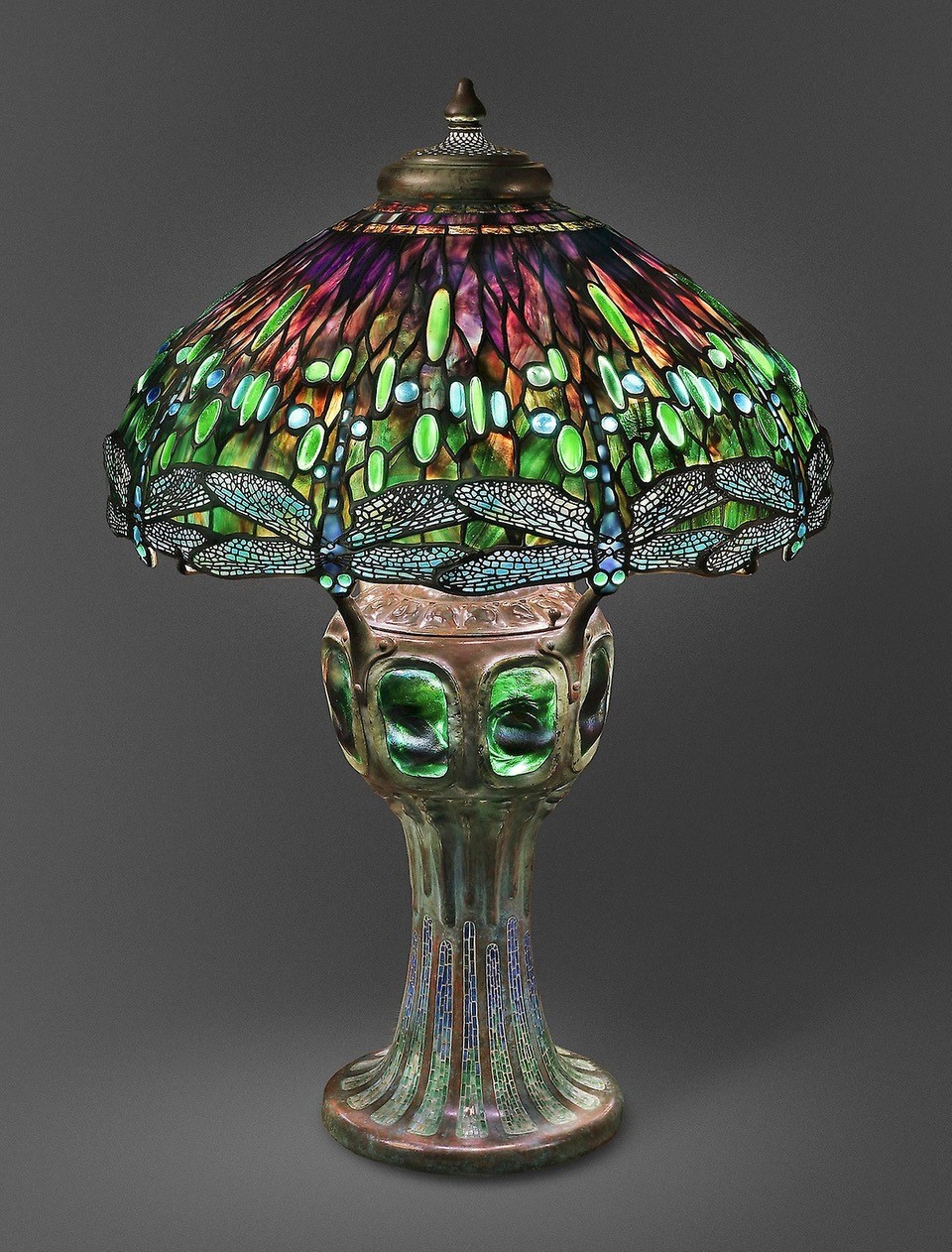 Photo: Tiffany Studios, lamp, by 1906. Favrille glass and bronze, design attributed to Clara Pierce Wolcott Driscoll.  Art Institute of Chicago.   