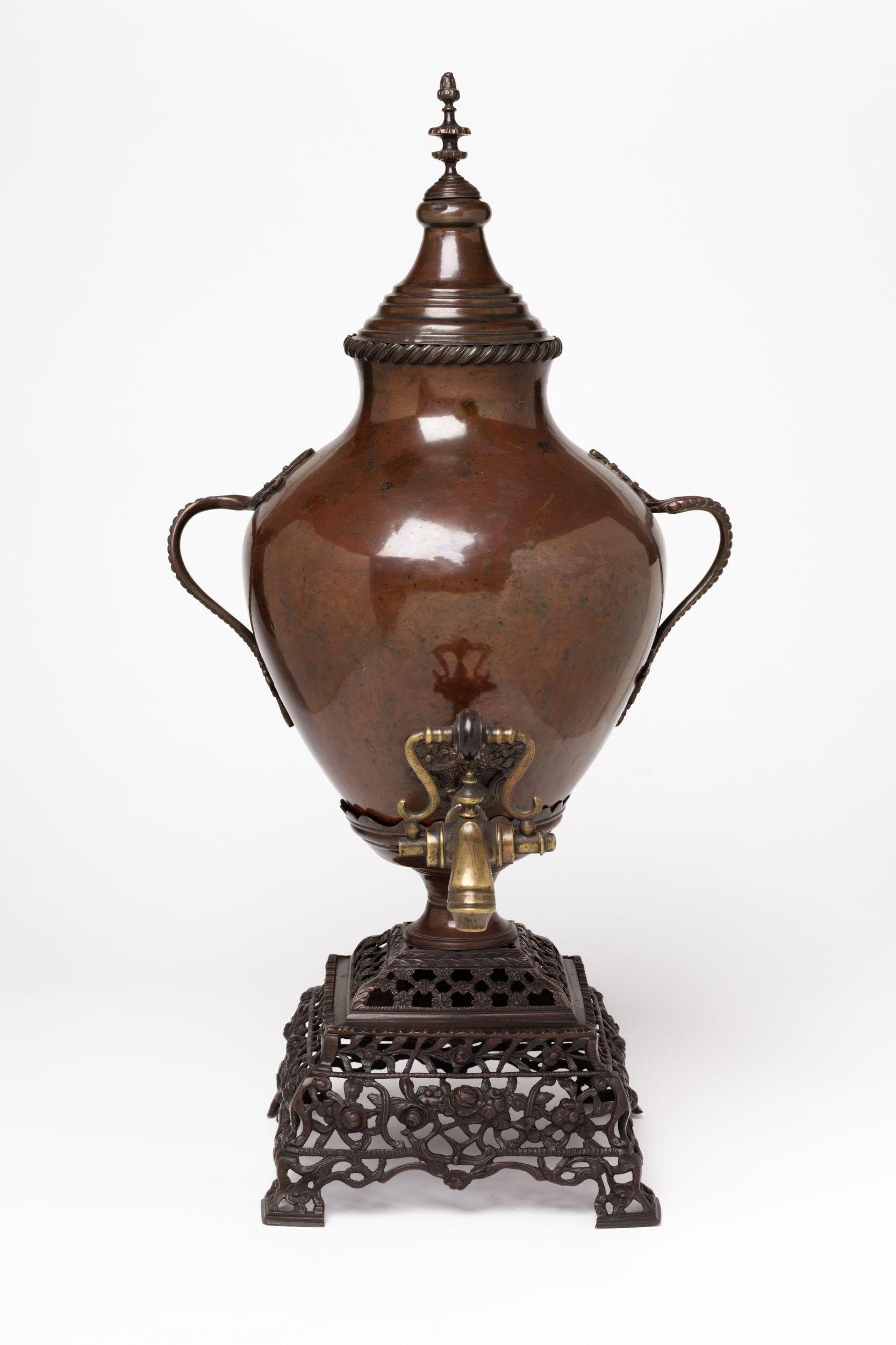 Urn (English), ca. 1750. Image courtesy of the Victoria & Albert Museum.